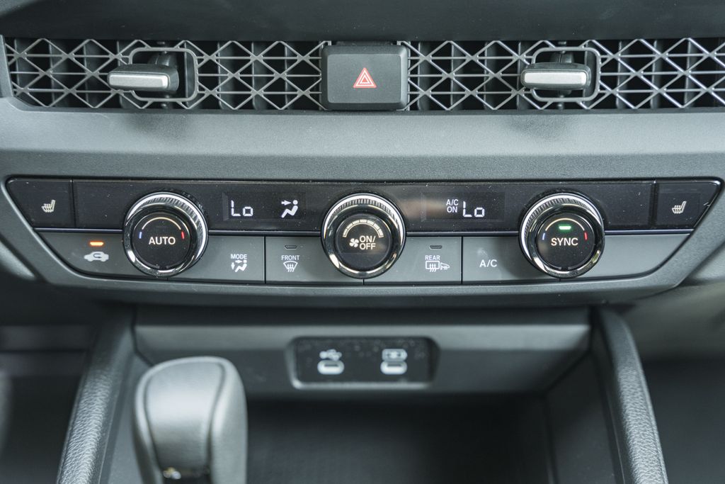 2025 Honda Accord SE - Photo 18