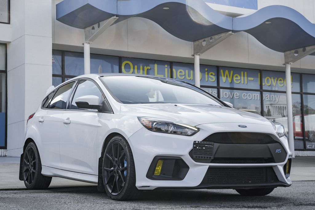 2016 Ford Focus RS's photo