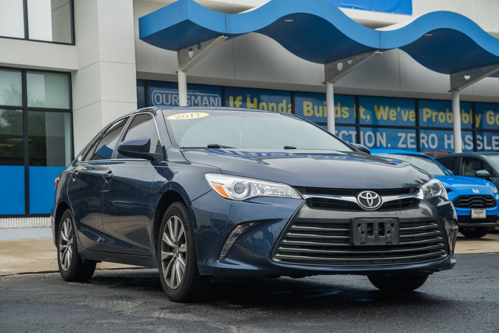 2017 Toyota Camry 2.5 Auto XLE's photo
