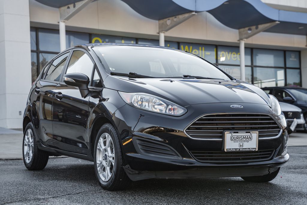 2016 Ford Fiesta SE's photo