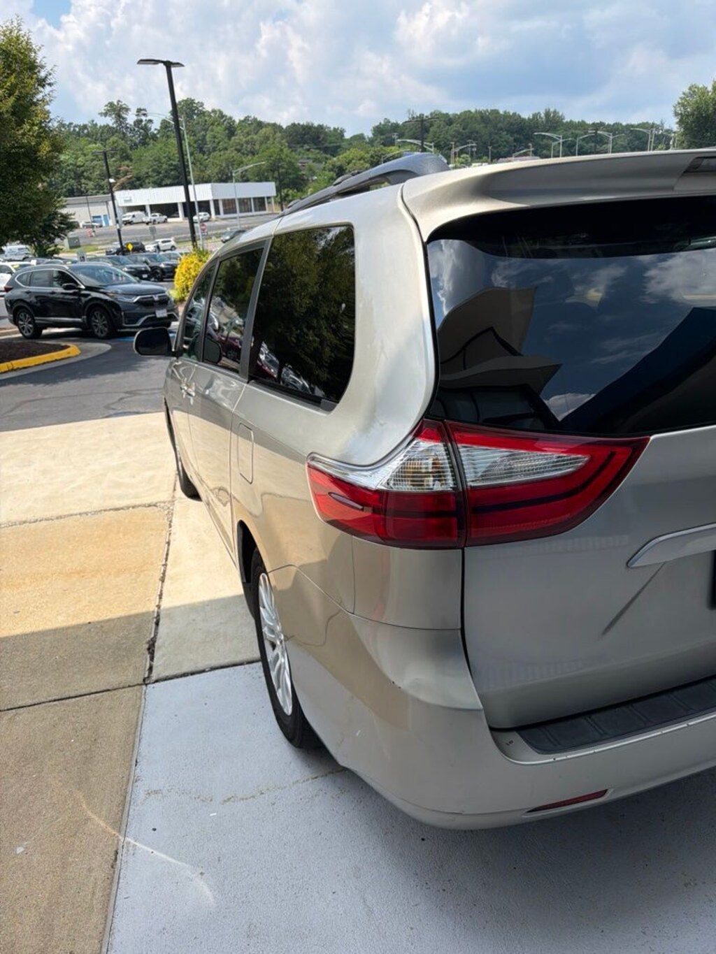 Used 2015 Toyota Sienna XLE Minivan/Van