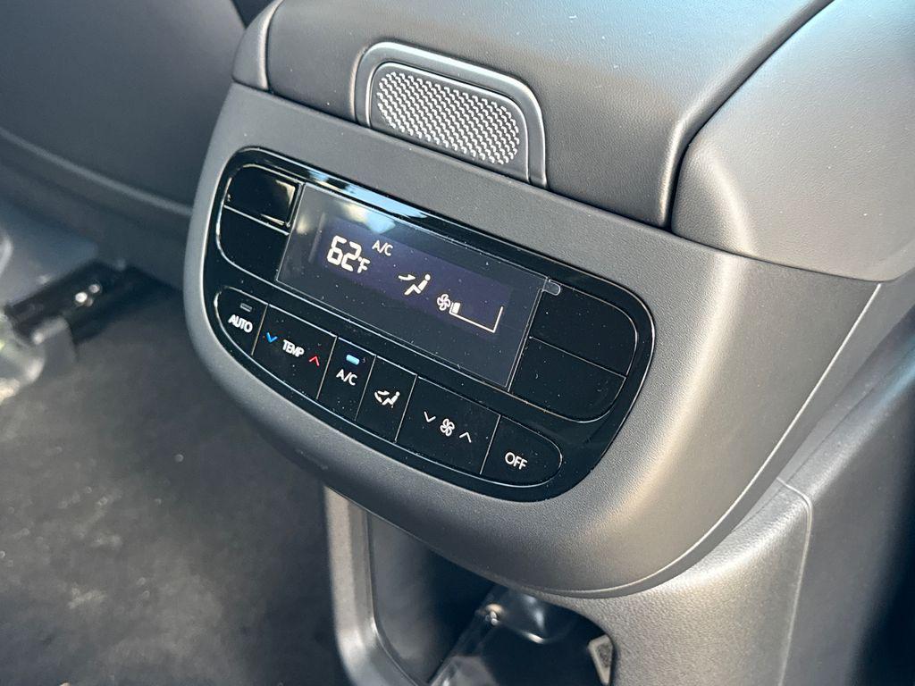 2026 Hyundai IONIQ 9 SE - Photo 11