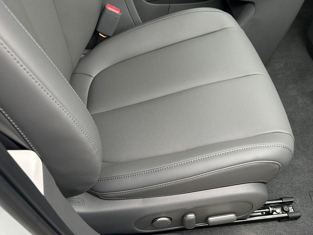 2025 Hyundai IONIQ 5 SEL - Photo 6