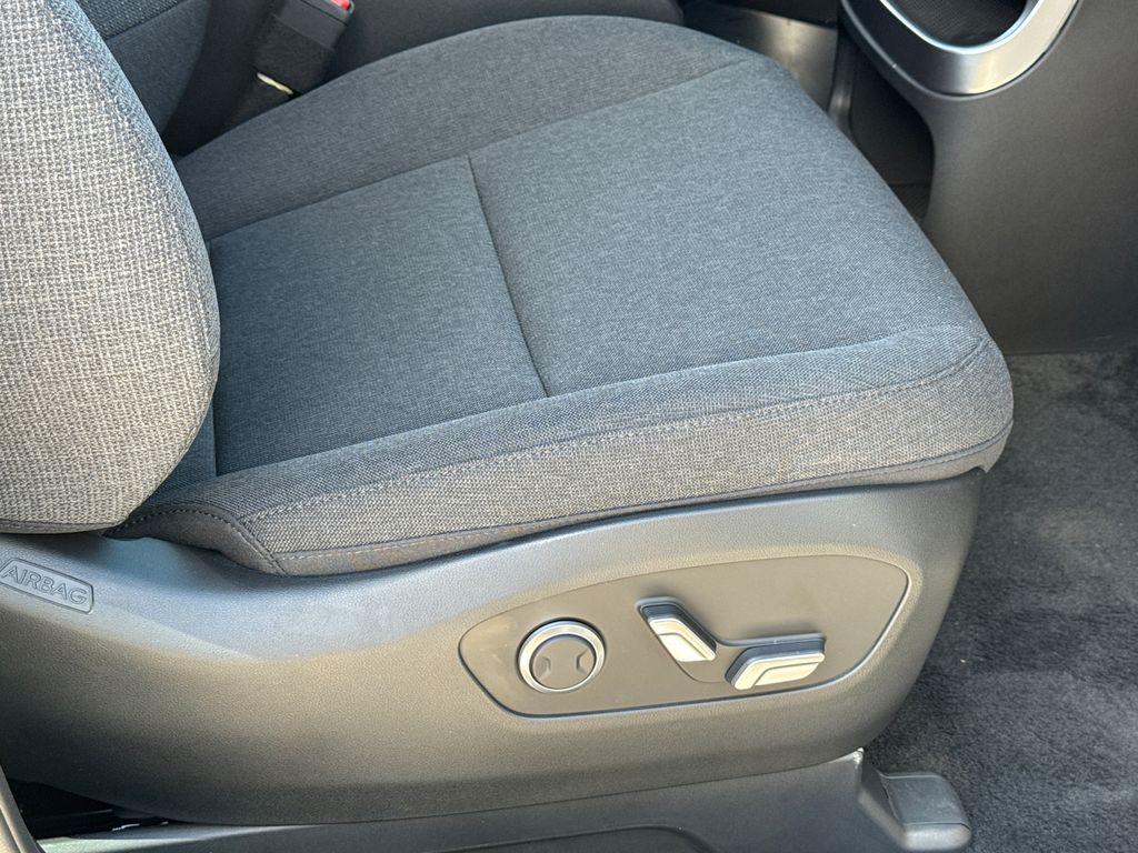 2026 Hyundai IONIQ 9 SE - Photo 8