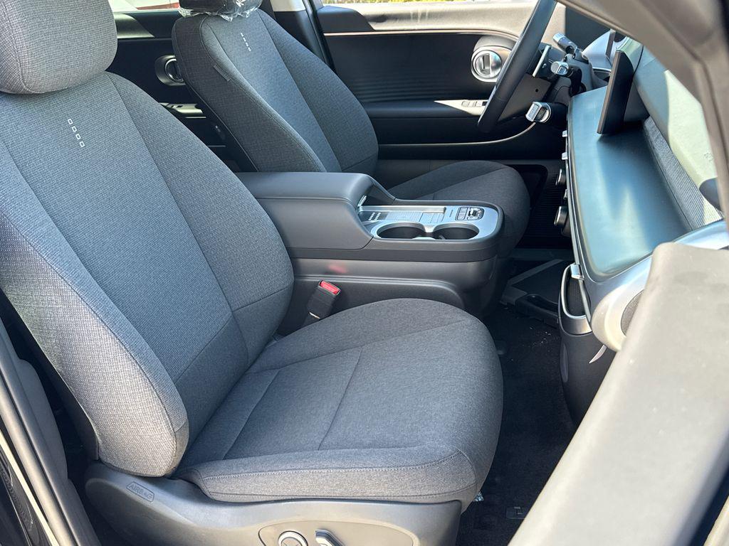 2026 Hyundai IONIQ 9 SE - Photo 9