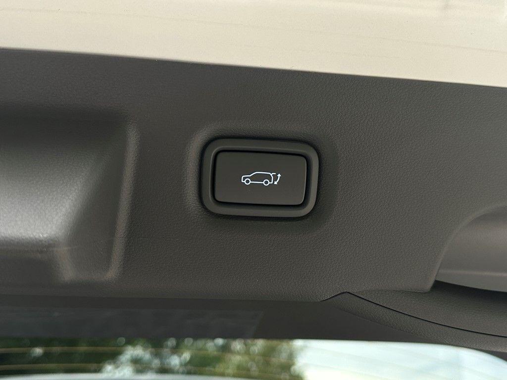 2025 Hyundai IONIQ 5 SEL - Photo 11