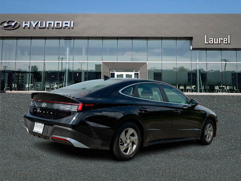 New 2026 Hyundai Sonata SE Sedan