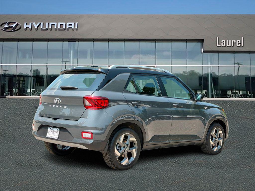 New 2026 Hyundai Venue SEL w/Two-Tone Roof SUV