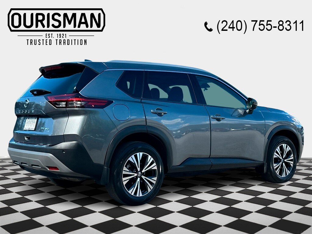 2021 Nissan Rogue SV photo 2