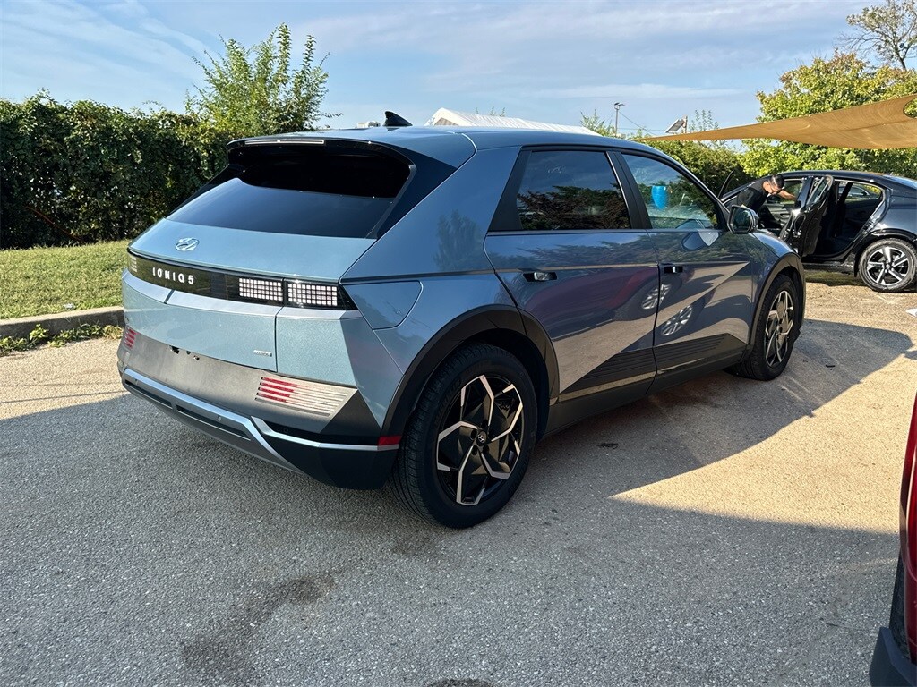 2023 Hyundai Ioniq 5 SEL photo 2