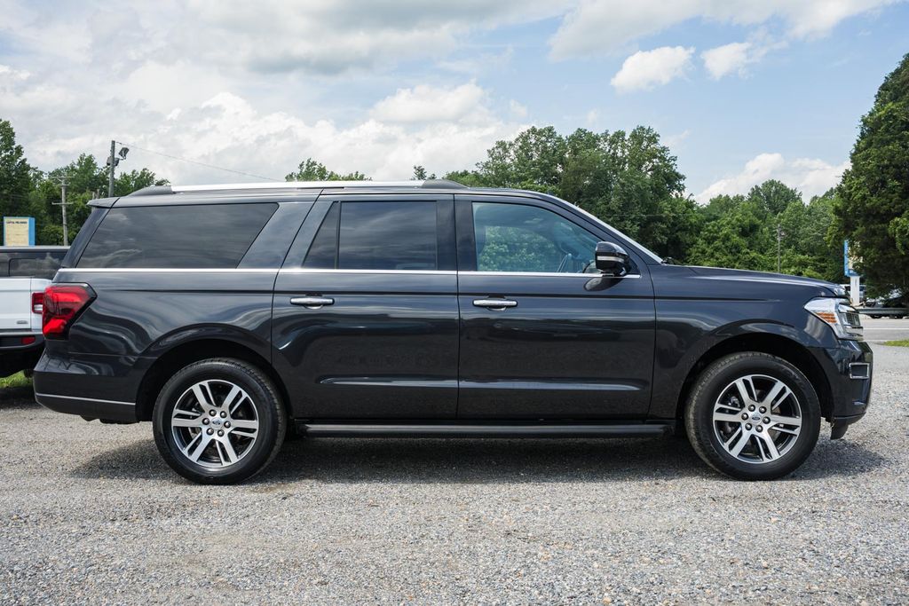 2024 Ford Expedition MAX Limited photo 3