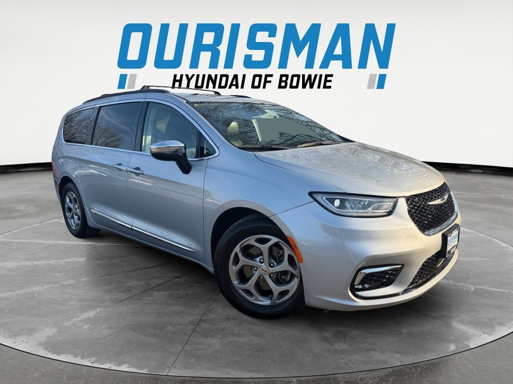 Used 2023 Chrysler Pacifica Limited Van Passenger Van