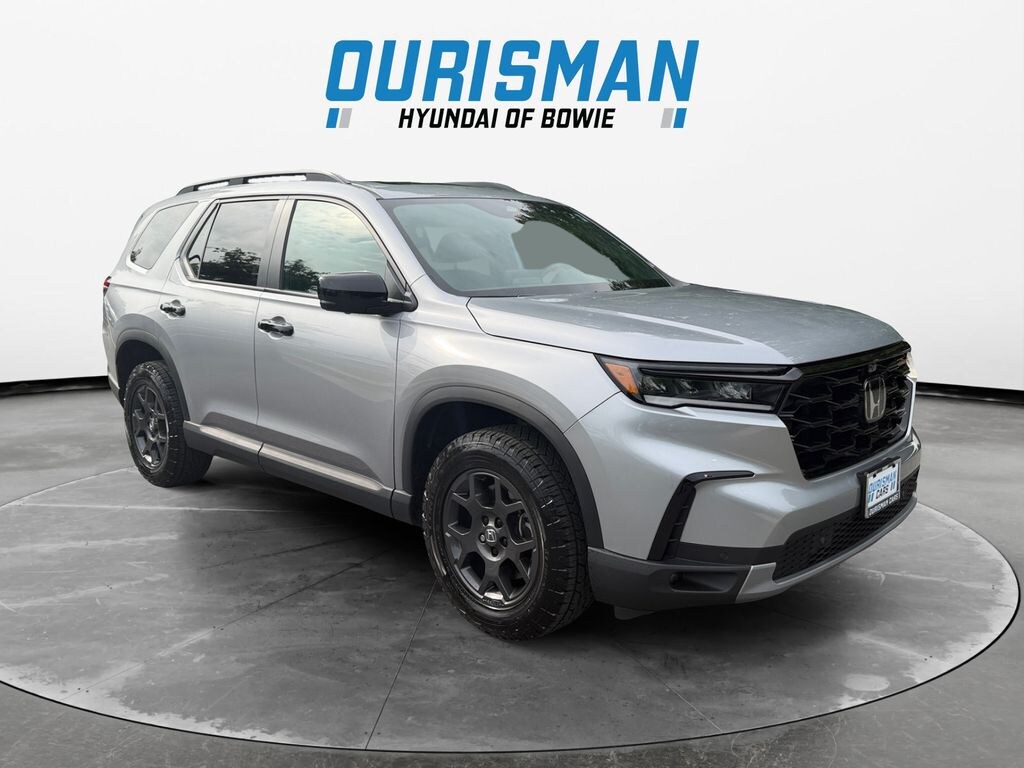 Used 2025 Honda Pilot TrailSport SUV