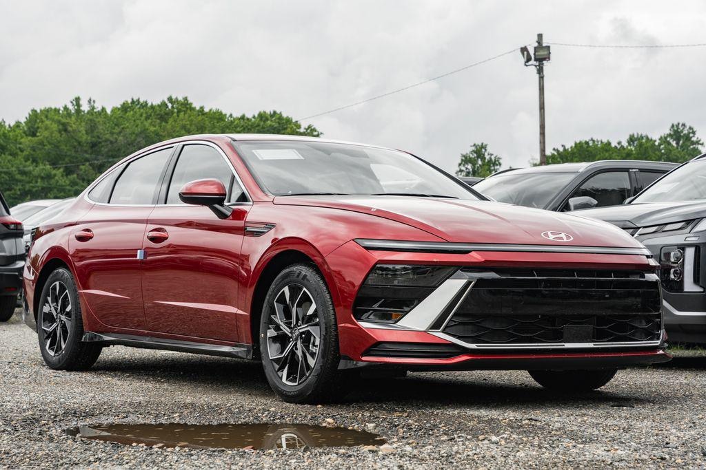 New 2025 Hyundai Sonata SEL Sedan