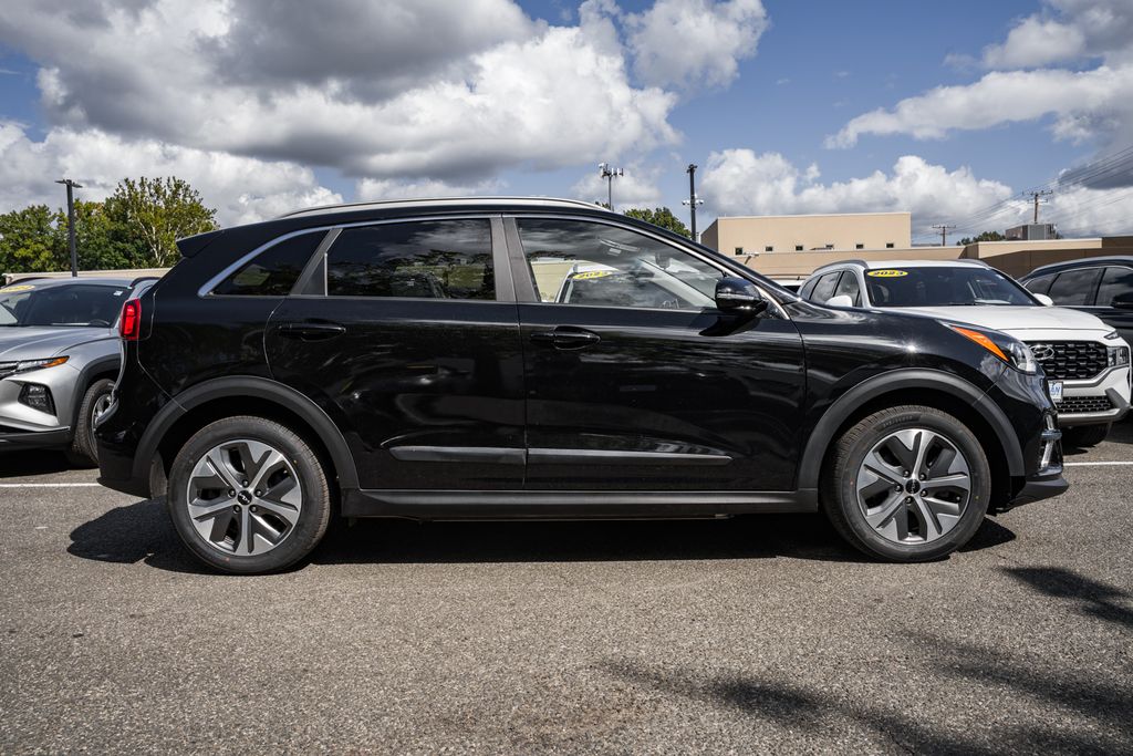 2022 Kia Niro EV EX Premium photo 3