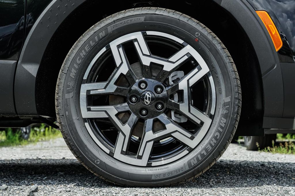 2025 Hyundai Santa Cruz Limited - Photo 15