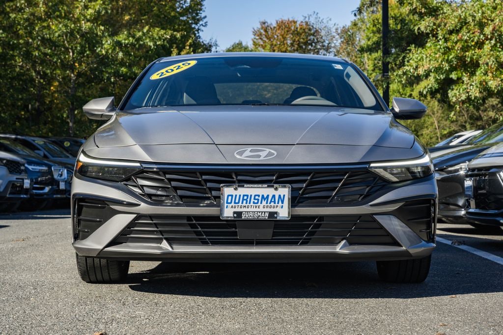 Used 2025 Hyundai Elantra SEL Convenience Sedan