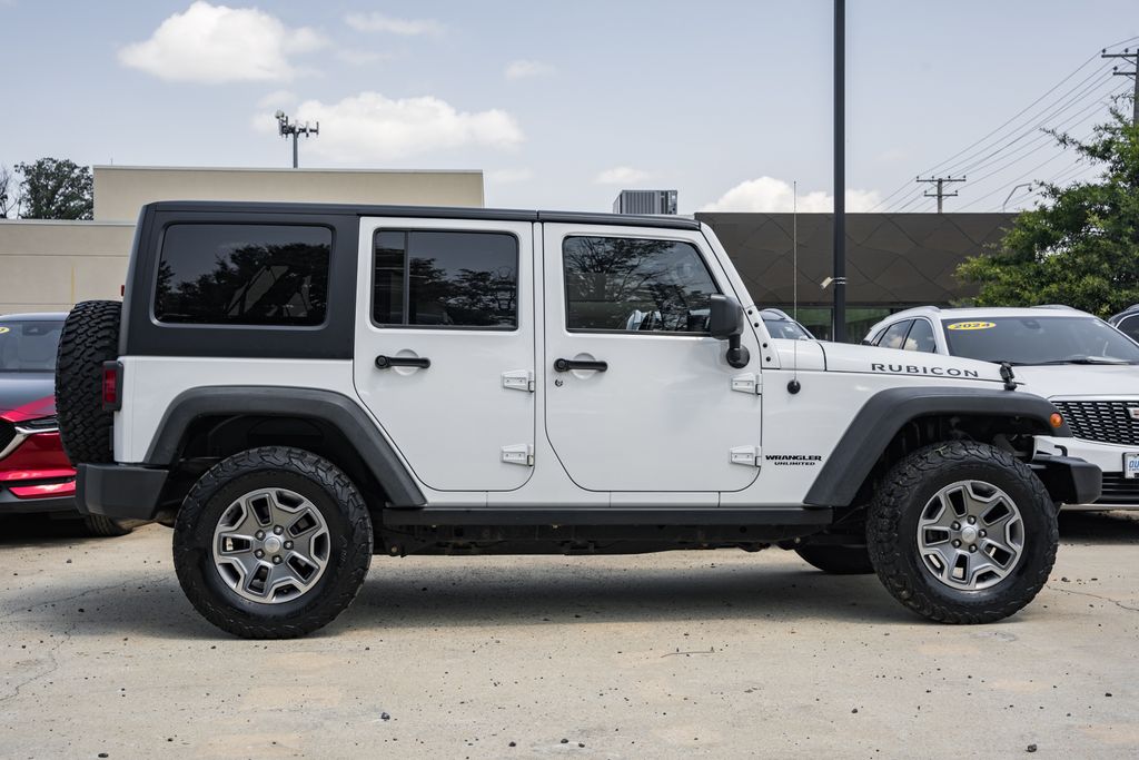 2017 Jeep Wrangler Unlimited Rubicon photo 3