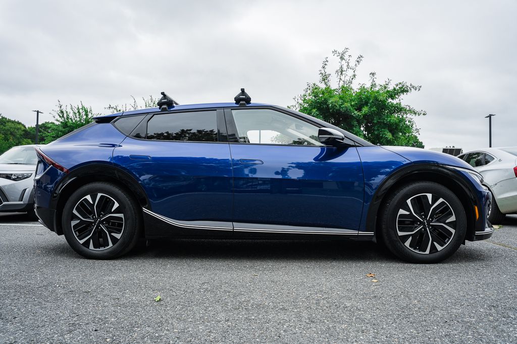 2022 Kia EV6 Wind photo 3