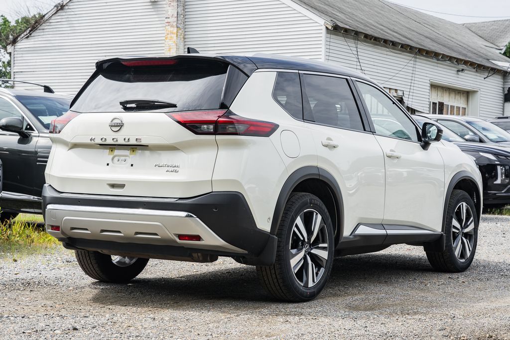 2022 Nissan Rogue Platinum photo 2
