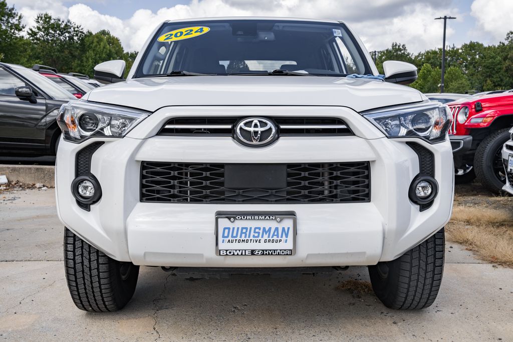 2024 Toyota 4Runner SR5 photo 2