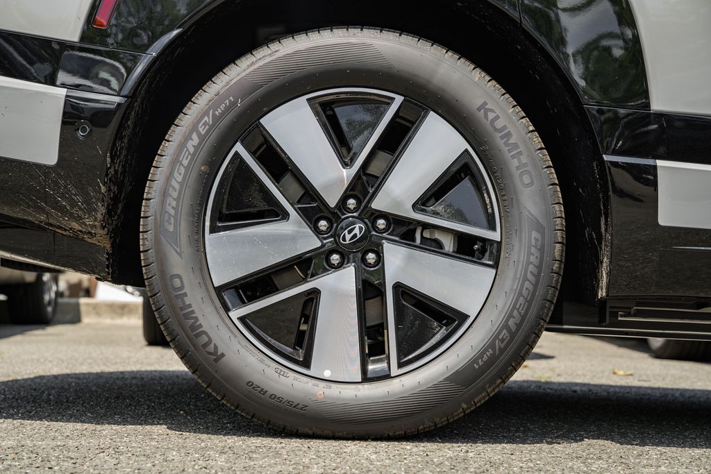 2026 Hyundai IONIQ 9 SEL - Photo 16