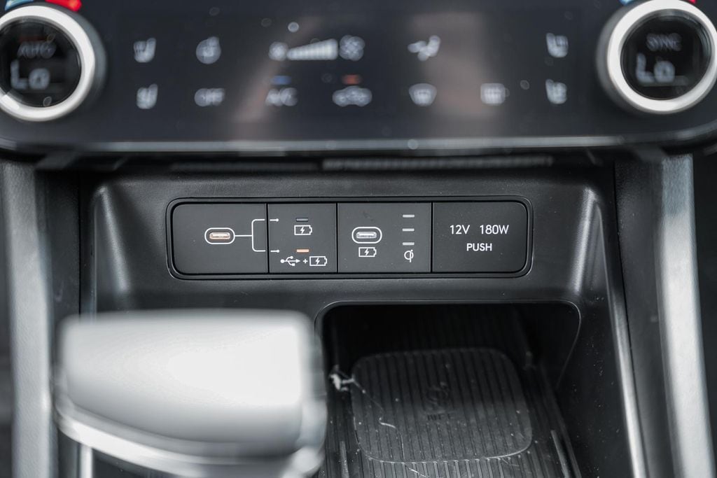 2025 Hyundai Santa Cruz Limited - Photo 22