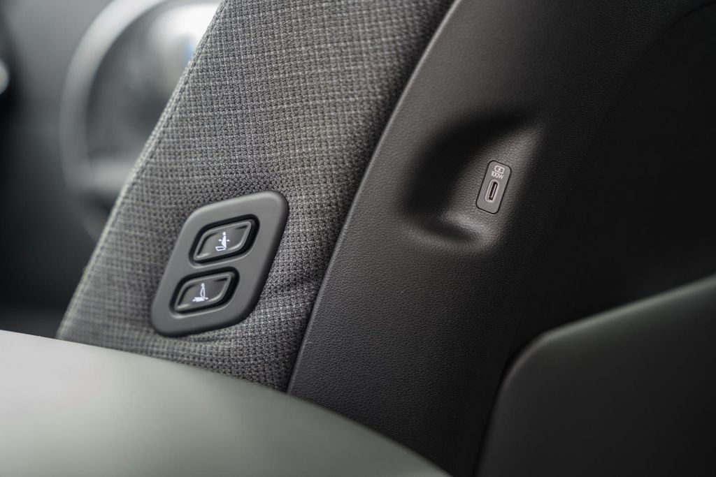 2026 Hyundai IONIQ 9 SE - Photo 32