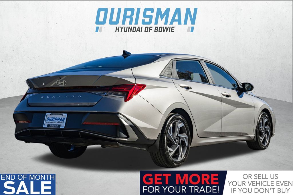2025 Hyundai Elantra SEL Convenience photo 4
