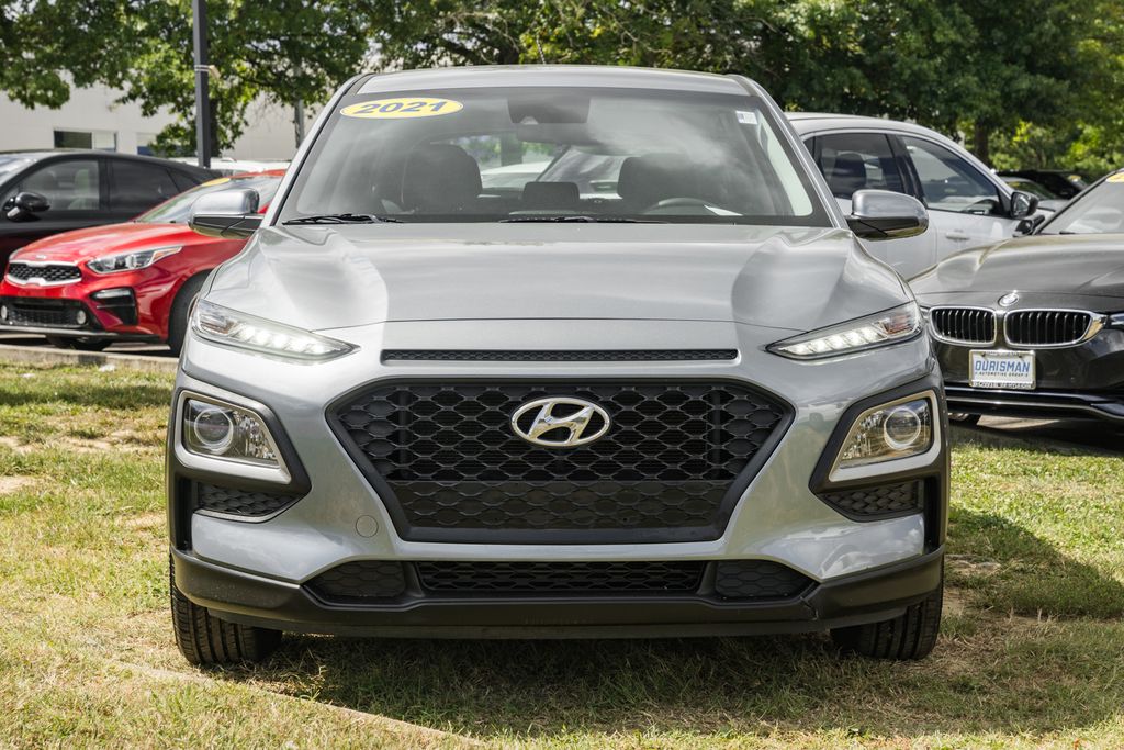 2021 Hyundai Kona SE photo 2