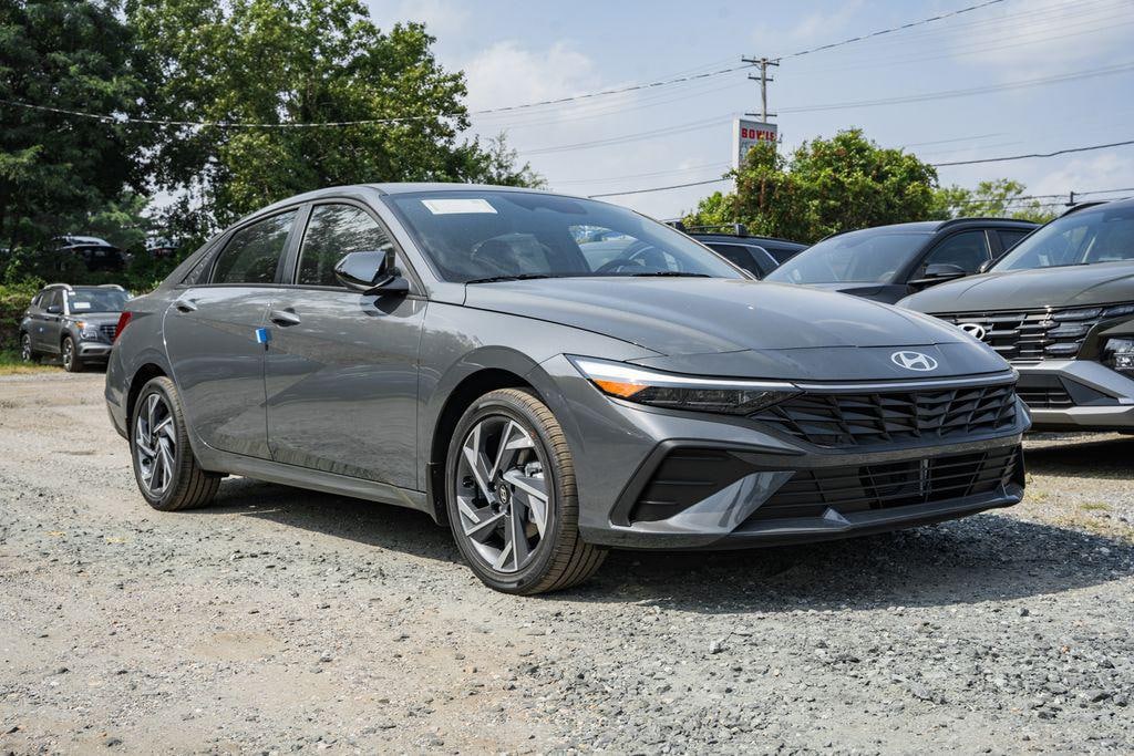 New 2025 Hyundai Elantra Hybrid SEL Sport Sedan