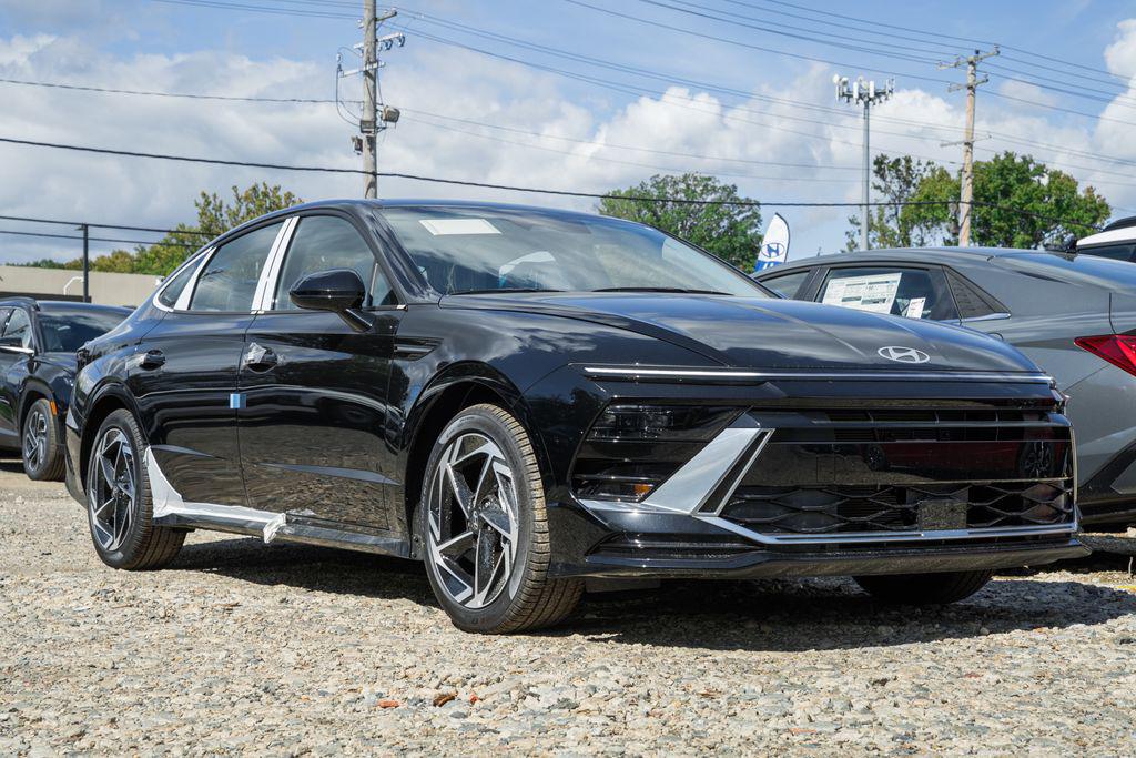 2026 Hyundai Sonata SEL's photo