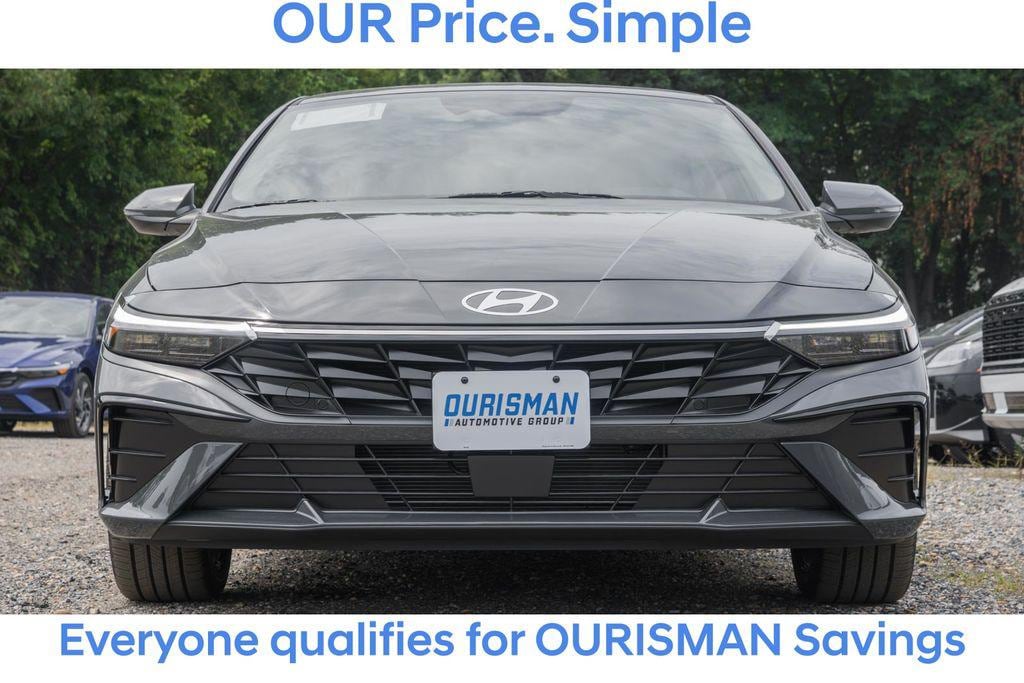 New 2025 Hyundai Elantra Limited Sedan