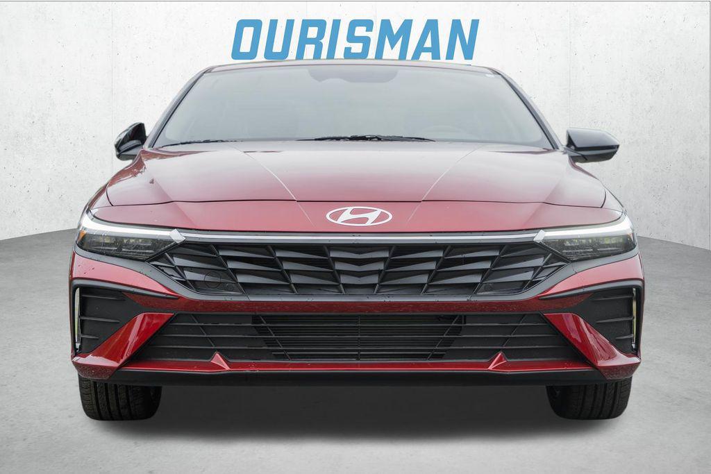 2025 Hyundai Elantra SEL Sport photo 2