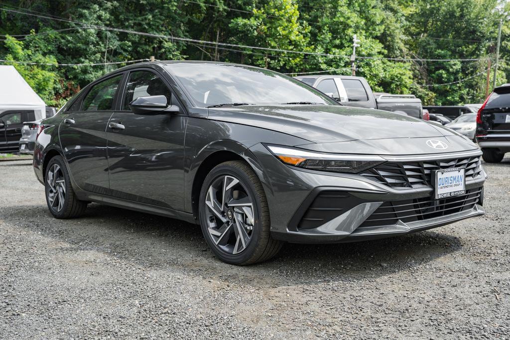 New 2025 Hyundai Elantra Hybrid SEL Sport Sedan
