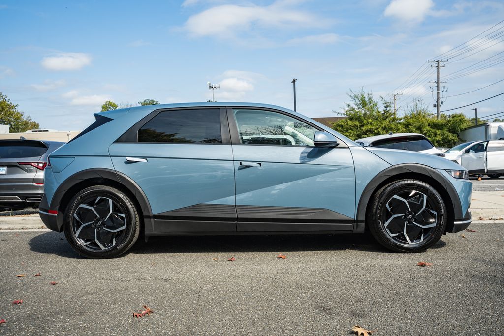 2024 Hyundai Ioniq 5 SEL photo 3