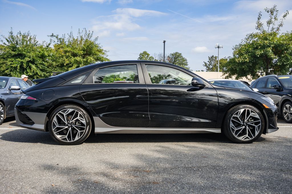 2024 Hyundai Ioniq 6 SEL photo 3