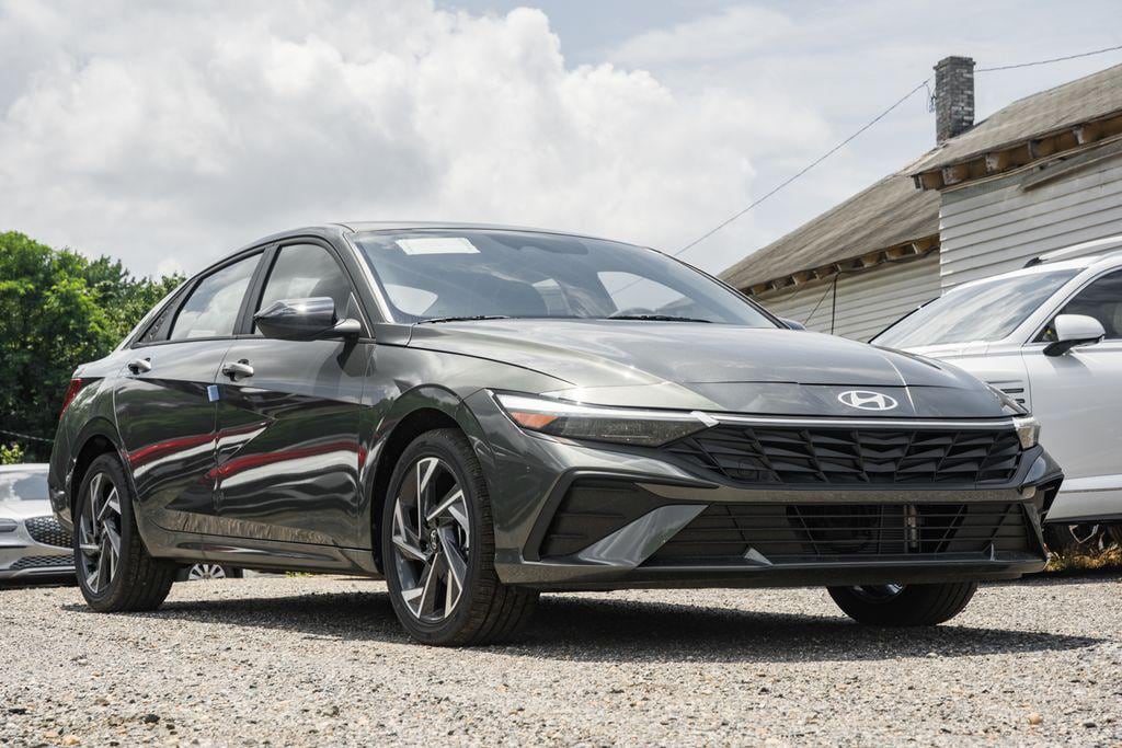 New 2025 Hyundai Elantra Hybrid SEL Sport Sedan