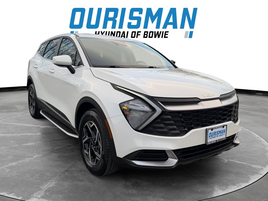 2023 Kia Sportage LX's photo