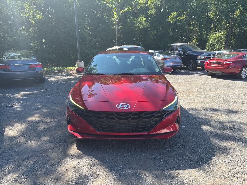 2023 Hyundai Elantra SEL photo 3