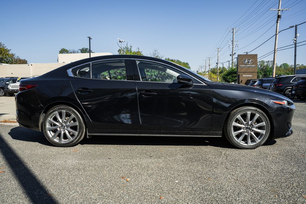 2019 Mazda Mazda3 Premium photo 3