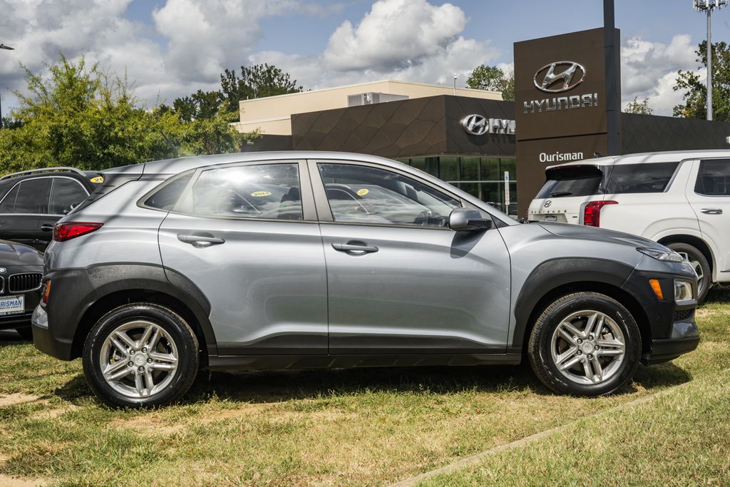 2021 Hyundai Kona SE photo 3