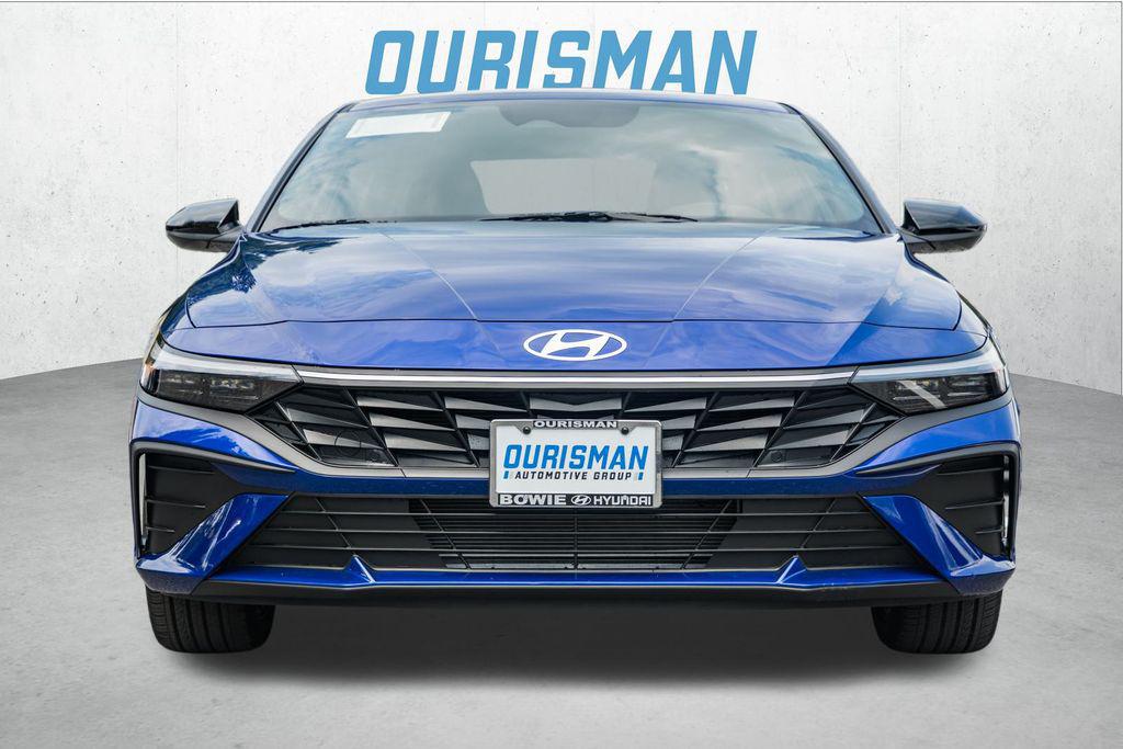 2025 Hyundai Elantra SEL Sport photo 2