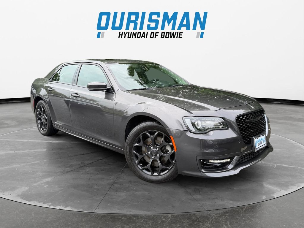 2023 Chrysler 300 Touring L AWD's photo