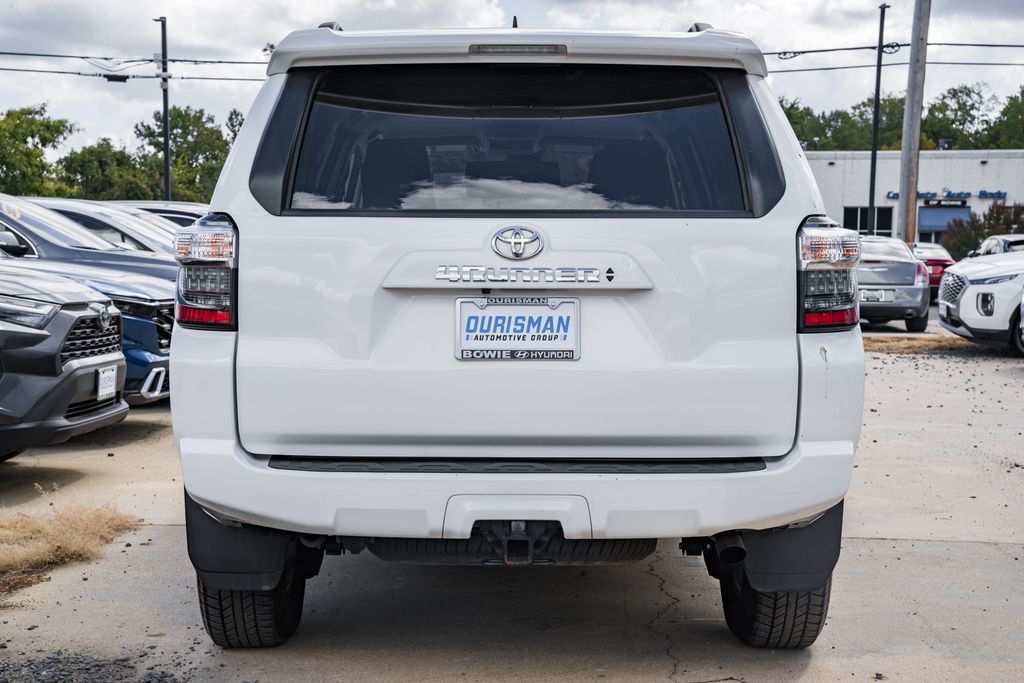 2024 Toyota 4Runner SR5 photo 4