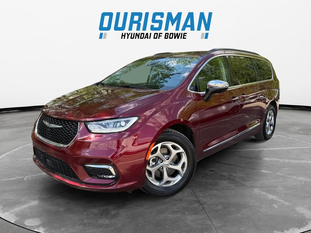 Used 2023 Chrysler Pacifica Limited Van Passenger Van