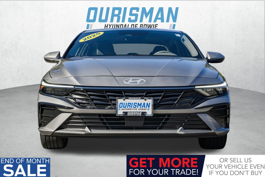 2025 Hyundai Elantra SEL Convenience photo 2