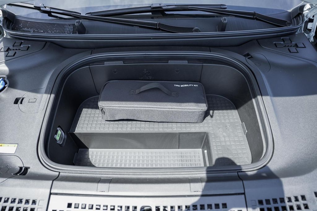 2026 Hyundai IONIQ 9 SE - Photo 17