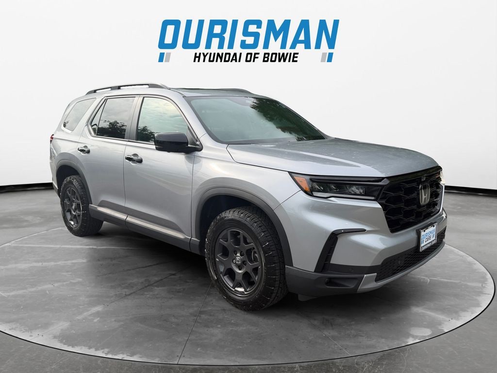Used 2025 Honda Pilot TrailSport SUV