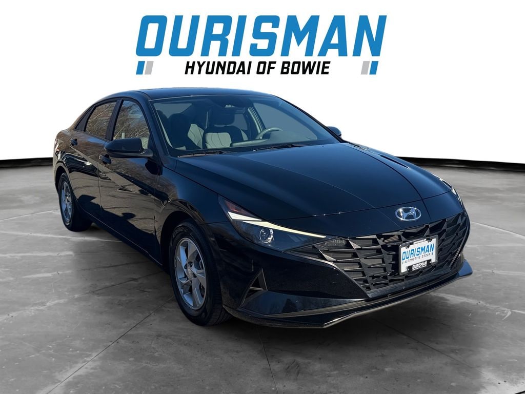 Used 2023 Hyundai Elantra SE Sedan